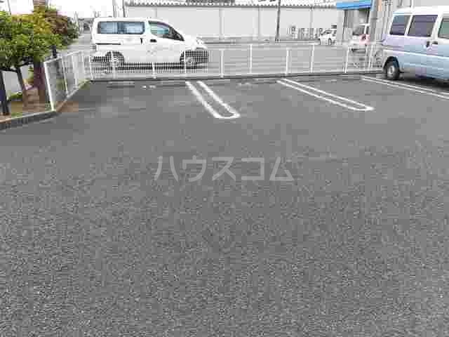 14/20 駐車場