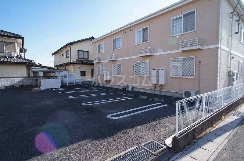 23/30 駐車場