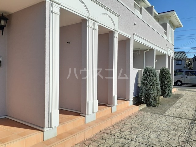 18/25 エントランス