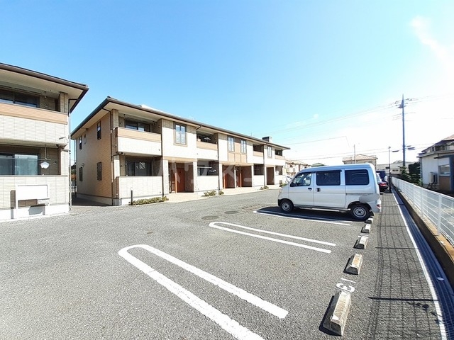 15/18 駐車場
