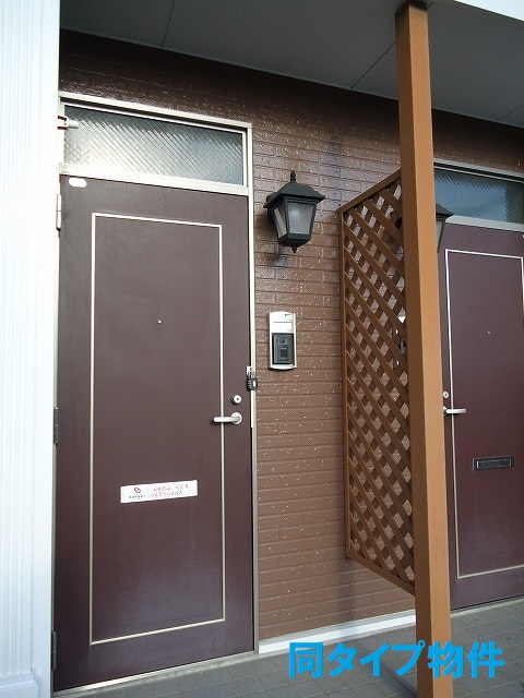 19/30 エントランス