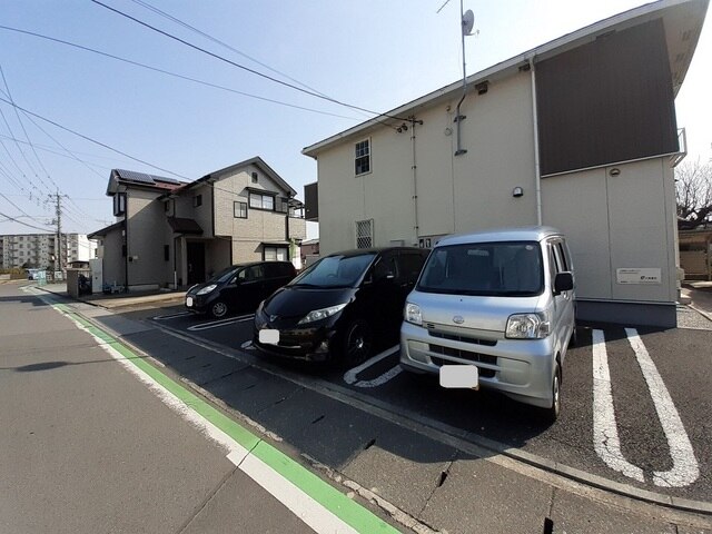 13/19 駐車場