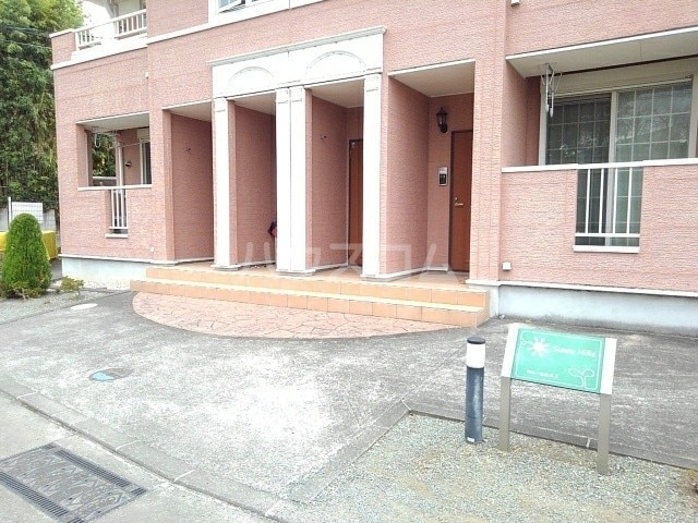 15/22 エントランス