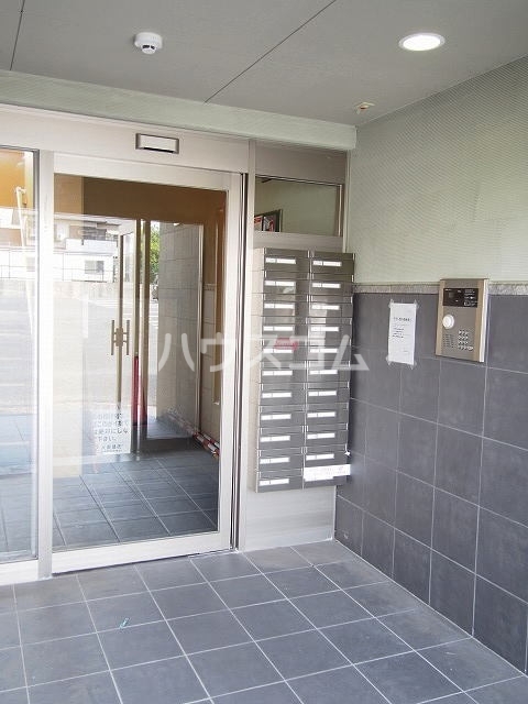 13/23 エントランス