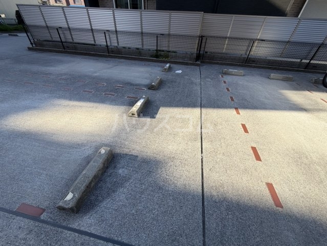 22/30 駐車場