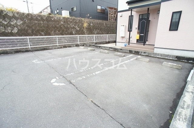 17/23 駐車場