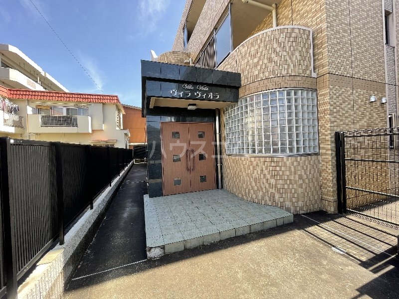 21/30 エントランス