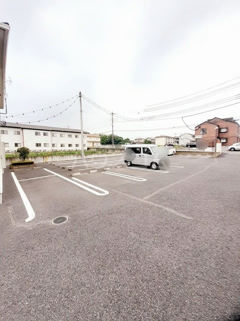 2/13 駐車場