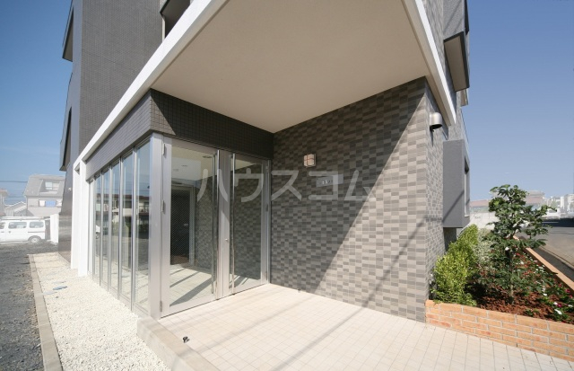 13/20 エントランス