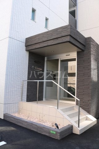 21/23 エントランス