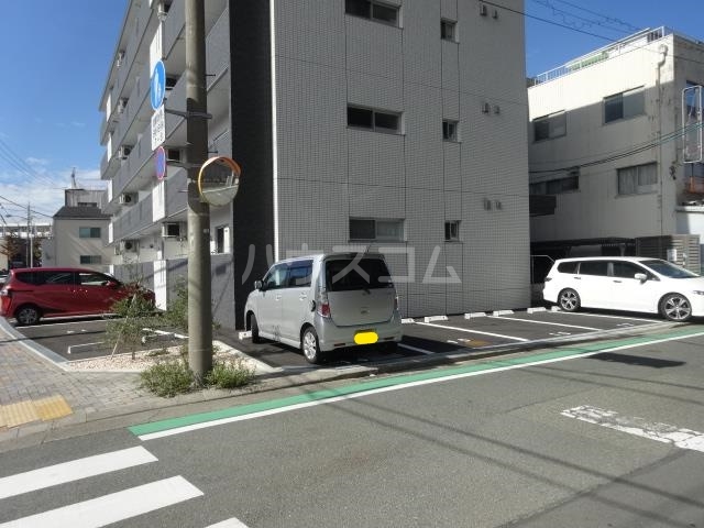 23/27 駐車場