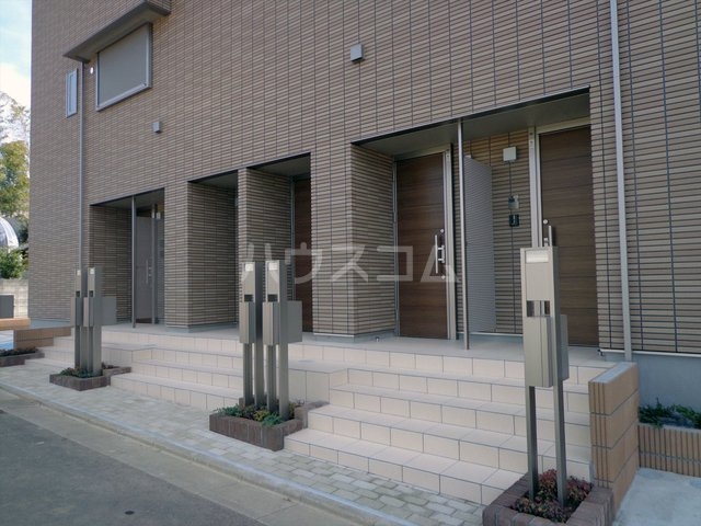 25/30 エントランス