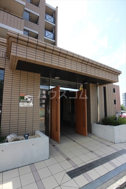 22/30 エントランス