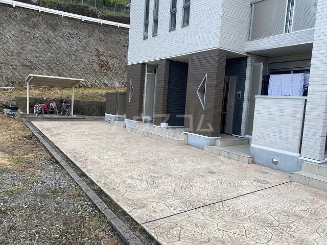 20/27 エントランス