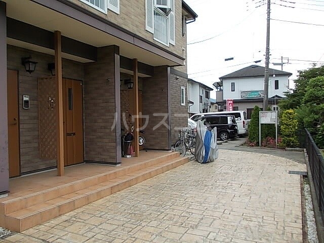 26/30 エントランス