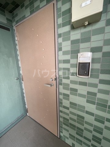 25/30 エントランス