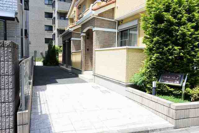 14/22 エントランス