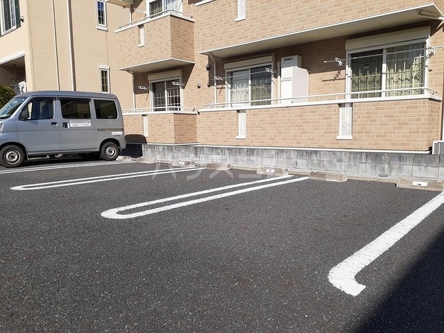 14/23 駐車場