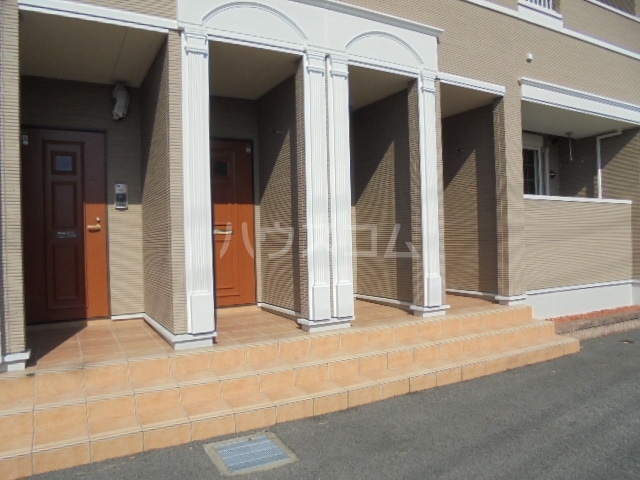 17/23 エントランス