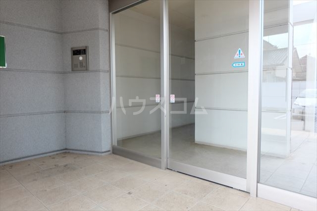 20/29 エントランス