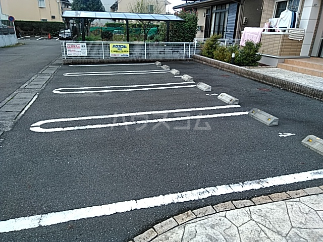 23/29 駐車場