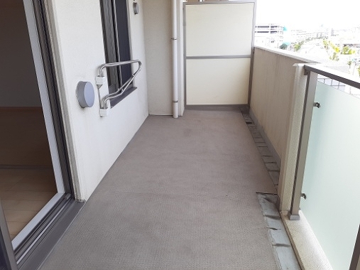 13/22 バルコニー