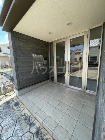 2/3 エントランス