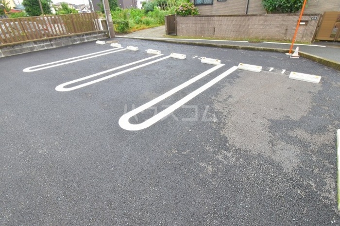 28/30 駐車場