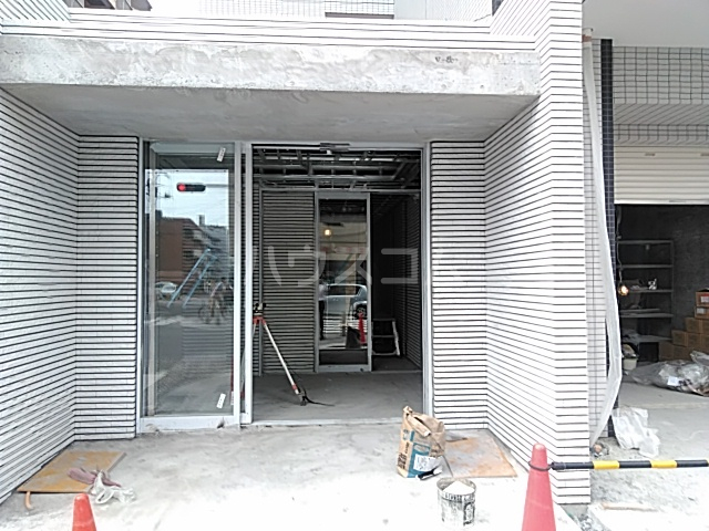 2/3 エントランス