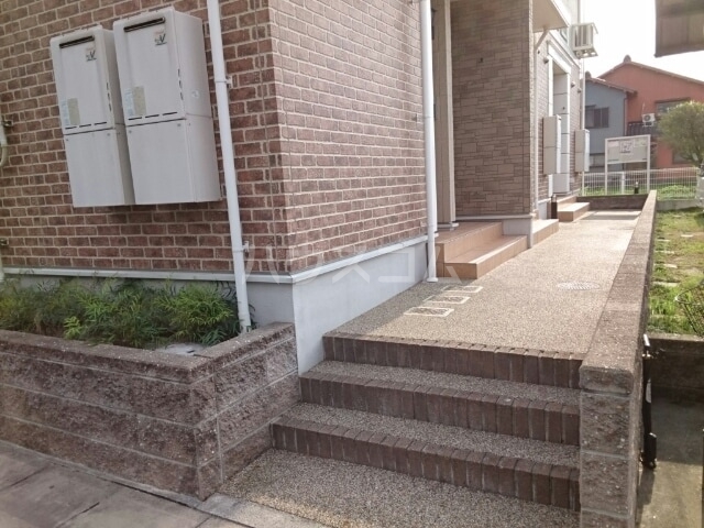 14/23 エントランス