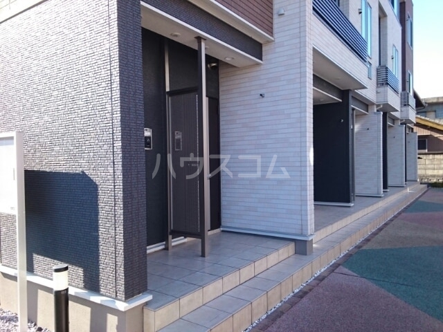 14/23 エントランス