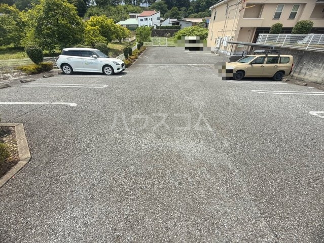 2/3 駐車場