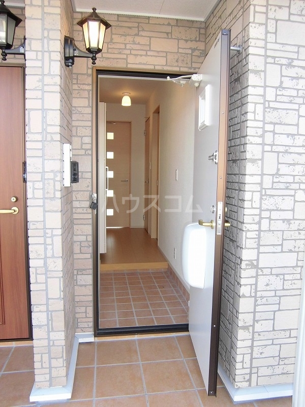 15/23 エントランス