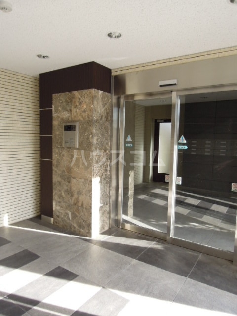 14/20 エントランス