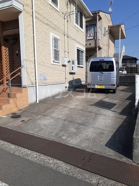 2/5 駐車場