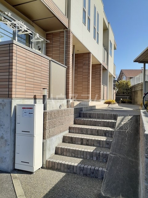 15/15 エントランス