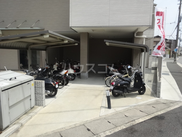 22/30 エントランス