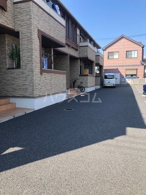 22/28 駐車場