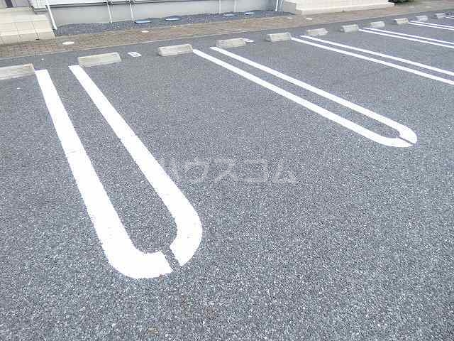 17/23 駐車場