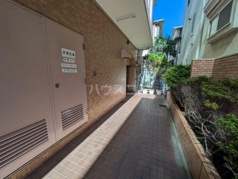 21/25 エントランス