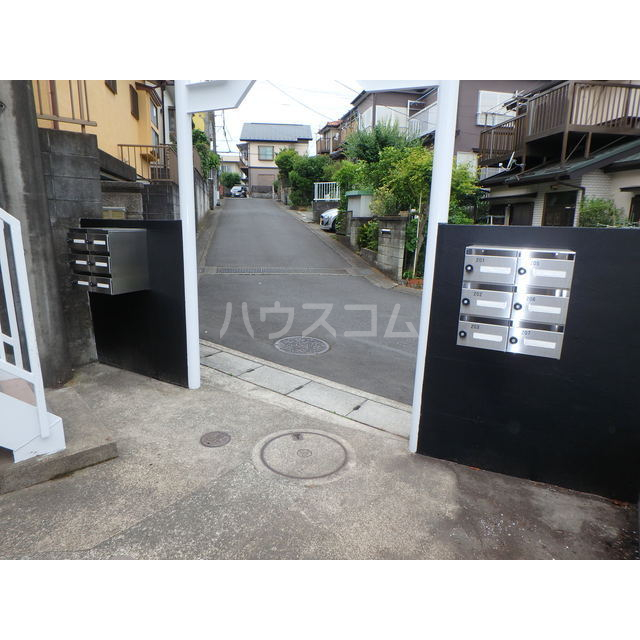 26/30 エントランス