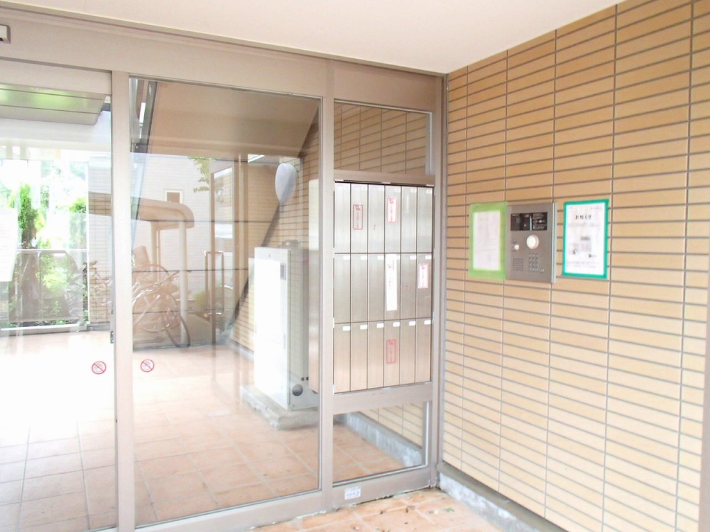 20/30 エントランス