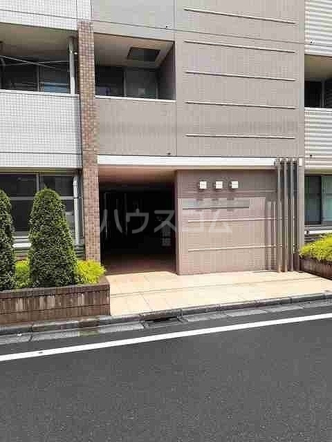 13/16 エントランス