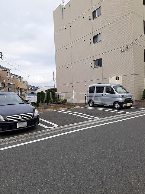14/16 駐車場