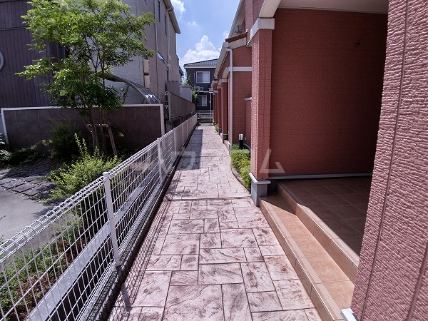 26/30 エントランス