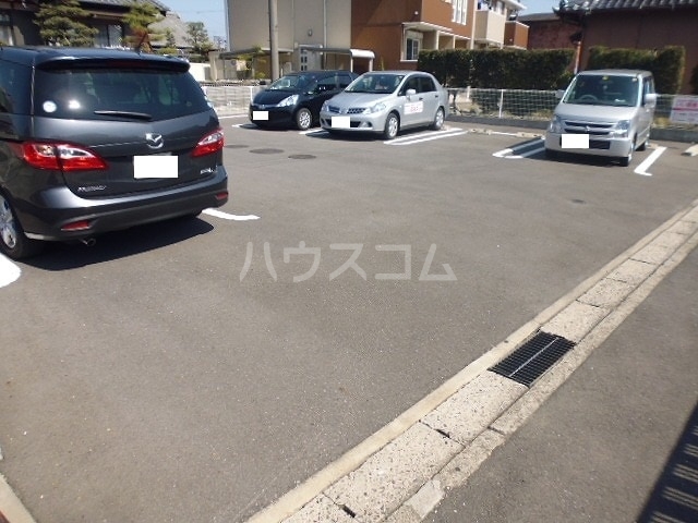 16/22 駐車場