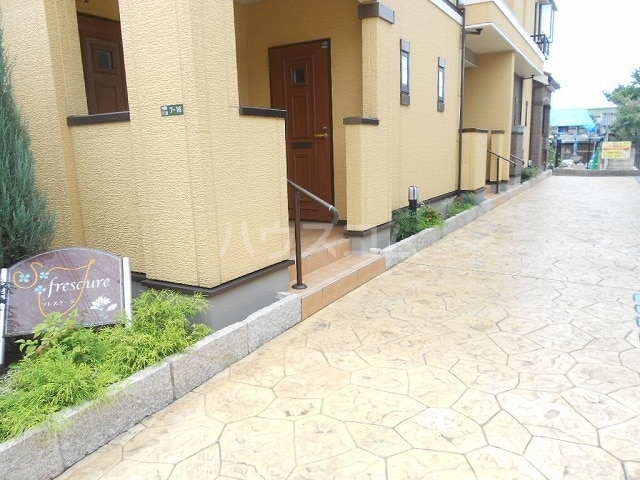 13/20 エントランス