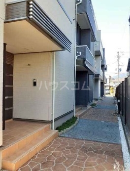 14/20 エントランス