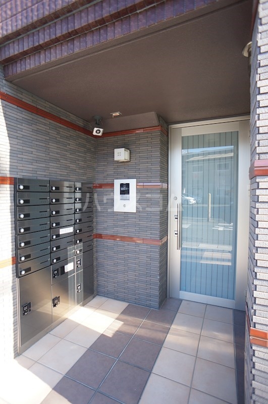 24/30 エントランス