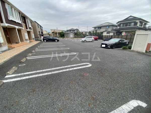 2/6 駐車場